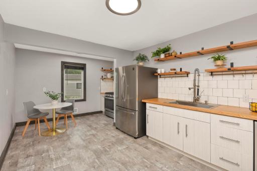 Roomy & bright, you will love being in this kitchen!
