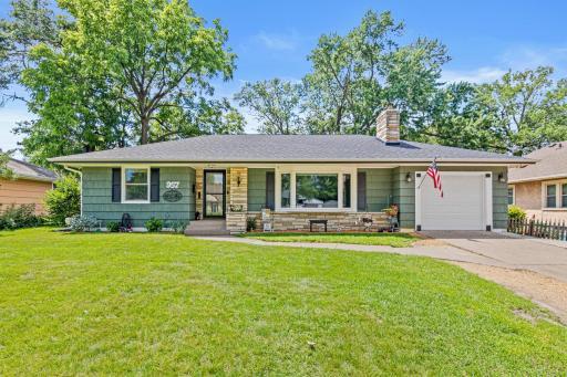 957 Hall Avenue, Saint Paul, MN 55118
