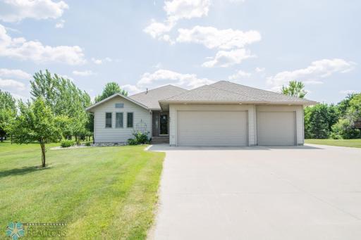 633 Leonards Way, Argusville, ND 58005