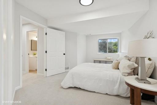 3rd bed on lower level