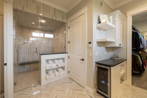 1500 Weatherhill Ridge Court SW, Rochester, MN 55902