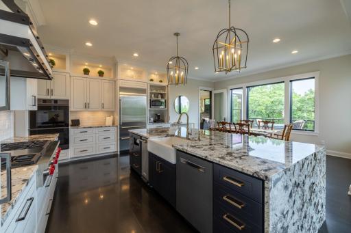 1500 Weatherhill Ridge Court SW, Rochester, MN 55902