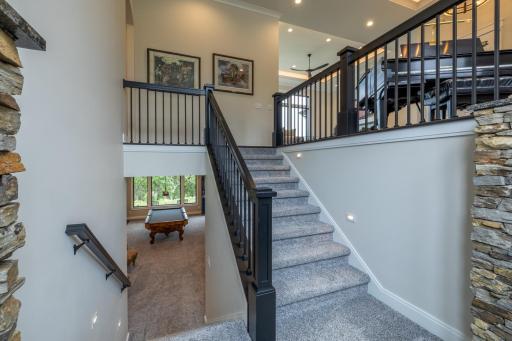 1500 Weatherhill Ridge Court SW, Rochester, MN 55902
