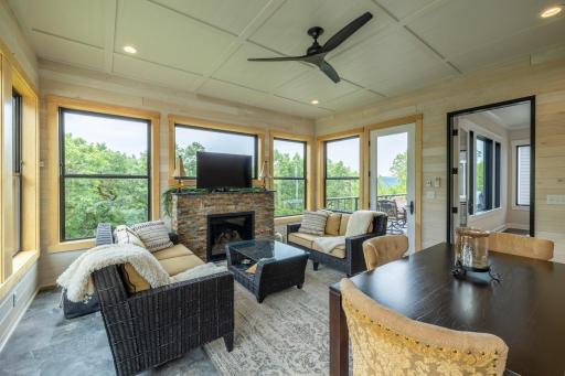 1500 Weatherhill Ridge Court SW, Rochester, MN 55902