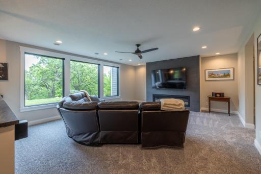 1500 Weatherhill Ridge Court SW, Rochester, MN 55902