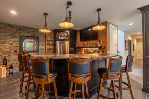 1500 Weatherhill Ridge Court SW, Rochester, MN 55902