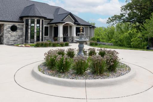 1500 Weatherhill Ridge Court SW, Rochester, MN 55902