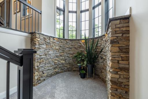 1500 Weatherhill Ridge Court SW, Rochester, MN 55902