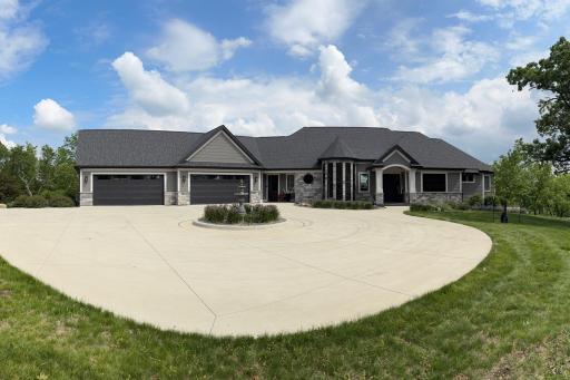 1500 Weatherhill Ridge Court SW, Rochester, MN 55902