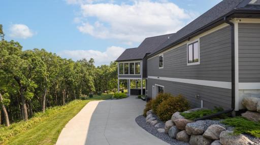 1500 Weatherhill Ridge Court SW, Rochester, MN 55902