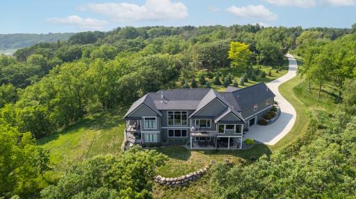 1500 Weatherhill Ridge Court SW, Rochester, MN 55902