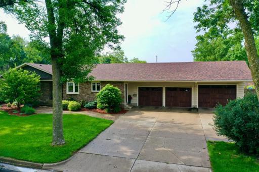 701 E Oak Avenue, Olivia, MN 56277