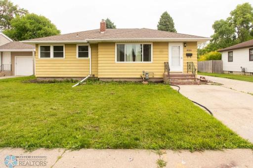 1820 5th Street S, Moorhead, MN 56560