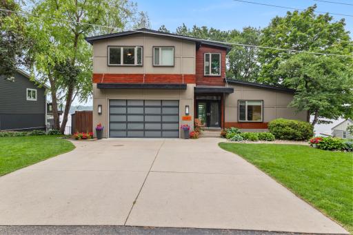 3880 Green Heights Trail SW, Prior Lake, MN 55372