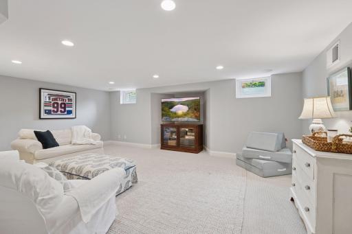 5520 Park Place, Minneapolis, MN 55424
