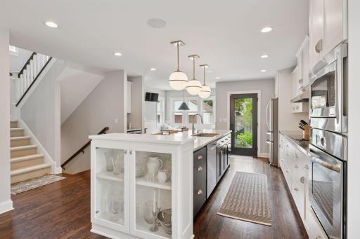 5520 Park Place, Minneapolis, MN 55424