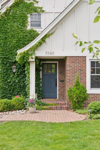 5520 Park Place, Minneapolis, MN 55424