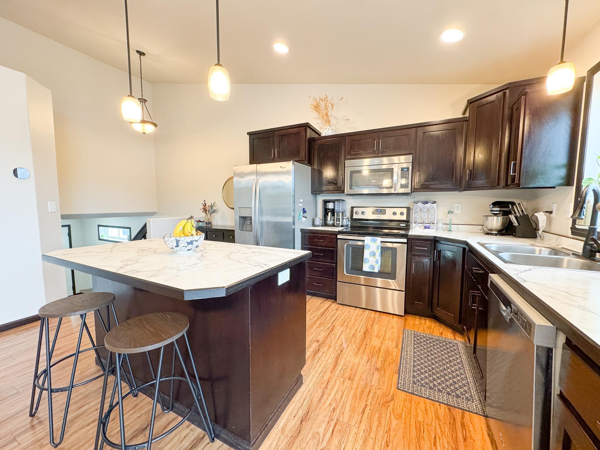 Kitchen 2.jpg