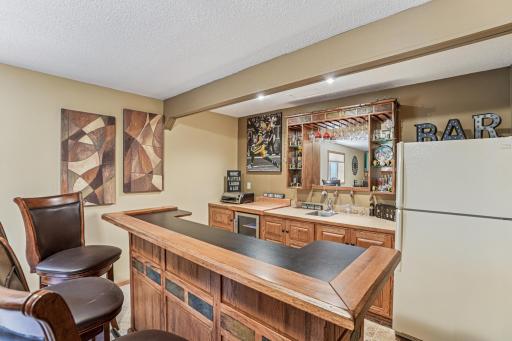 Basement wet bar