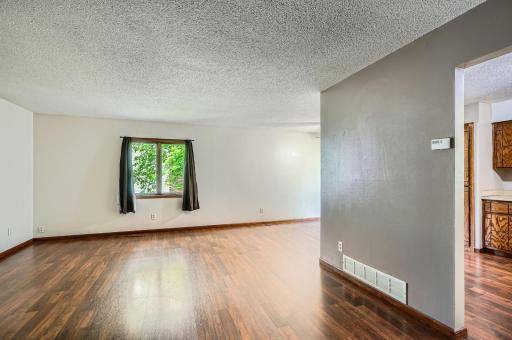 2829 Flag Ave N - Web Quality - 007 - 07 2nd Floor Living Room.jpg