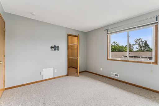3252 Dodd Lane, Saint Paul, MN 55121