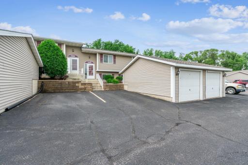 3252 Dodd Lane, Saint Paul, MN 55121