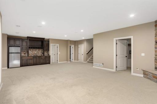 4663 Bluebell Trail N, Medina, MN 55340