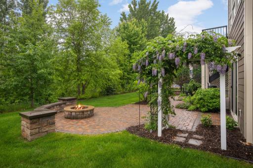 4663 Bluebell Trail N, Medina, MN 55340