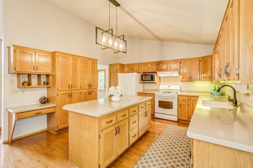 201 75th Avenue N, Brooklyn Park, MN 55444