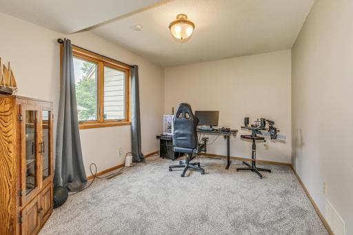 201 75th Avenue N, Brooklyn Park, MN 55444