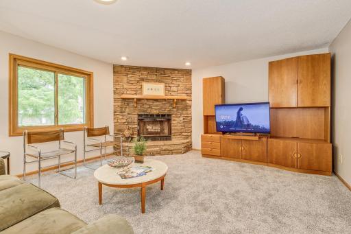 201 75th Avenue N, Brooklyn Park, MN 55444
