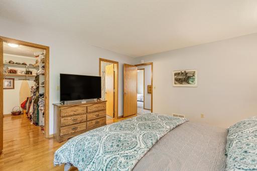 201 75th Avenue N, Brooklyn Park, MN 55444