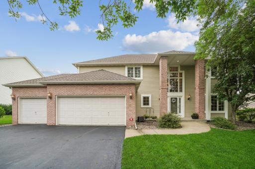 8017 Lismore Circle, Eden Prairie, MN 55347