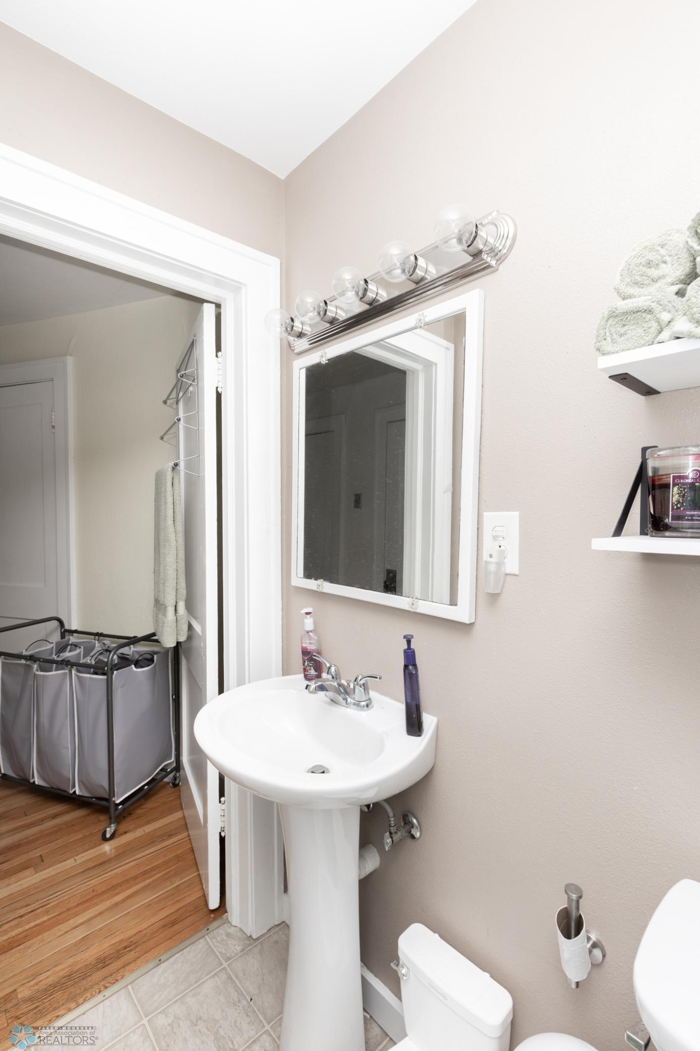 Upper level bath