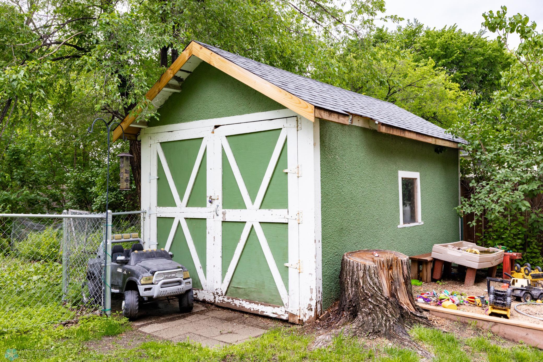 Storage shed