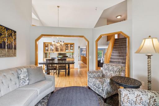 19_10353_Yates_Dr_N_Minneapolis_MN_55443_USA-Living_room-HT8A9830.jpg