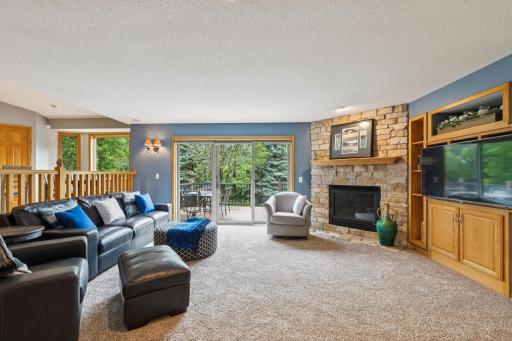 21_10353_Yates_Dr_N_Minneapolis_MN_55443_USA-Living_room-HT8A9900.jpg