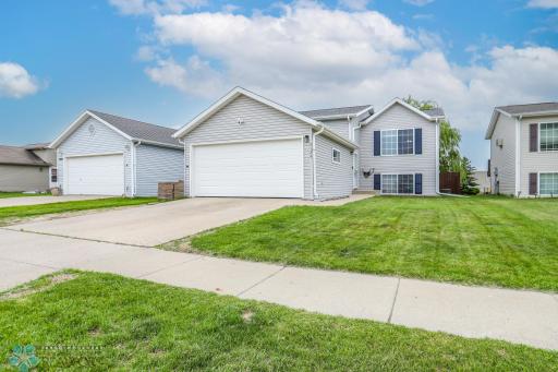 5124 10th Avenue S, Fargo, ND 58103