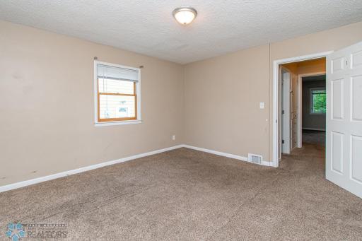 634 11th Street N, Moorhead, MN 56560
