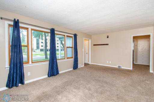 634 11th Street N, Moorhead, MN 56560
