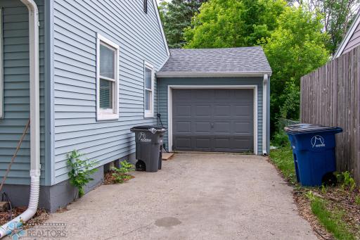 634 11th Street N, Moorhead, MN 56560