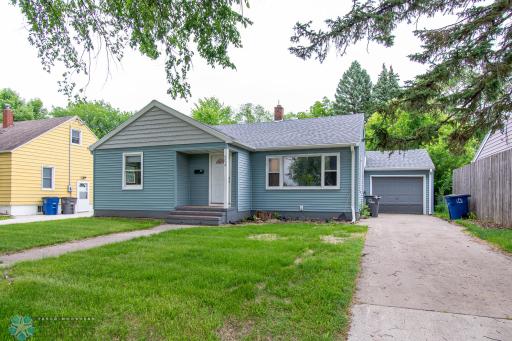 634 11th Street N, Moorhead, MN 56560