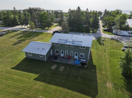 37597 Lakeview Drive, Warroad, MN 56763
