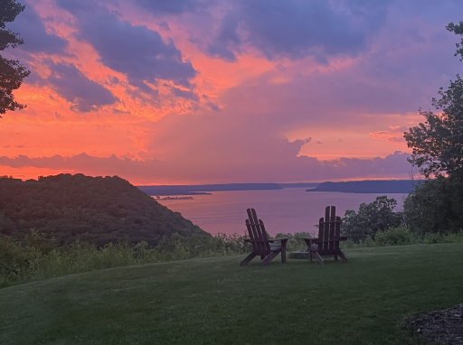 Lake Pepin Lakeview right out your back door!