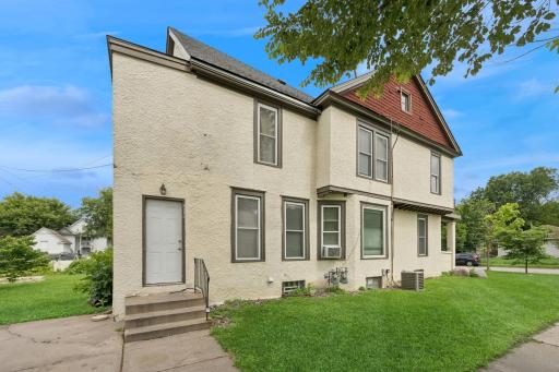 2224 4th Avenue N, Minneapolis, MN 55405