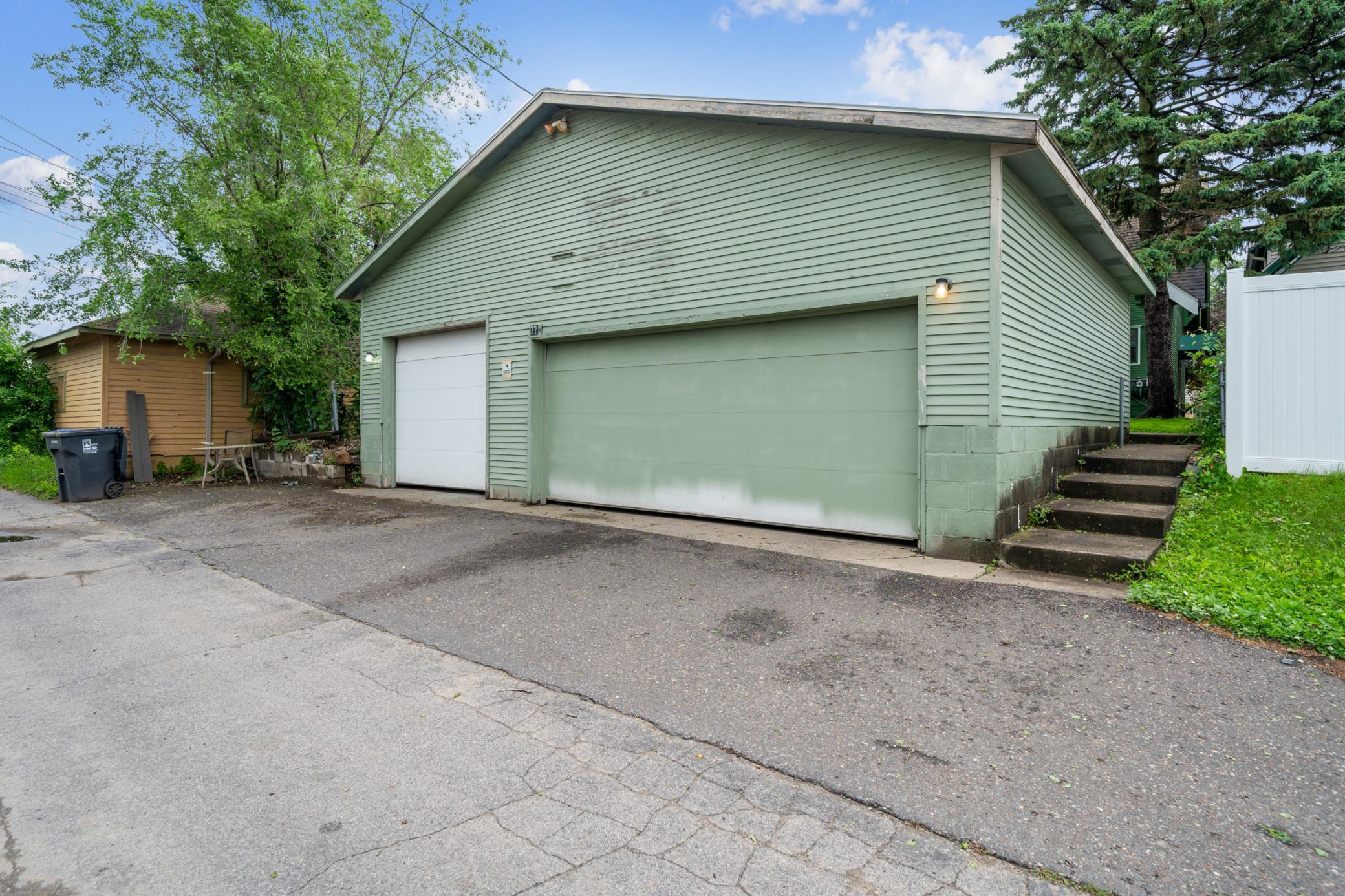 24_exterior.jpg