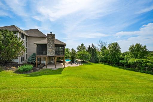 60-web-or-mls-1165 Symphony Ln 060Full.jpg