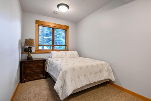 52-web-or-mls-1165 Symphony Ln 052Full.jpg