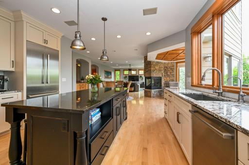 23-web-or-mls-1165 Symphony Ln 023Full.jpg