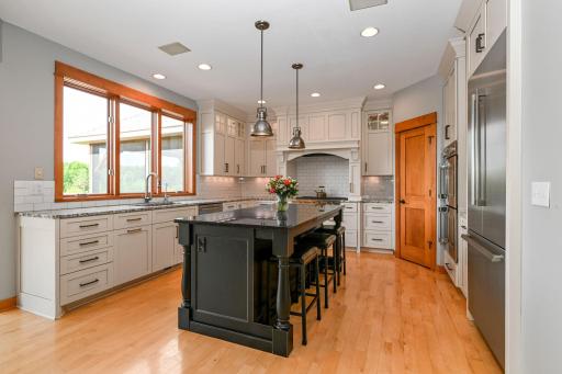 18-web-or-mls-1165 Symphony Ln 018Full.jpg